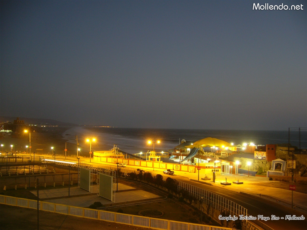 Complejo deportivo de noche