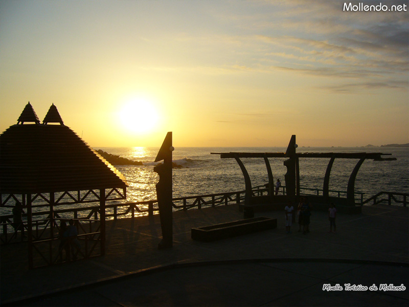 Atardecer en el Muelle Turistico